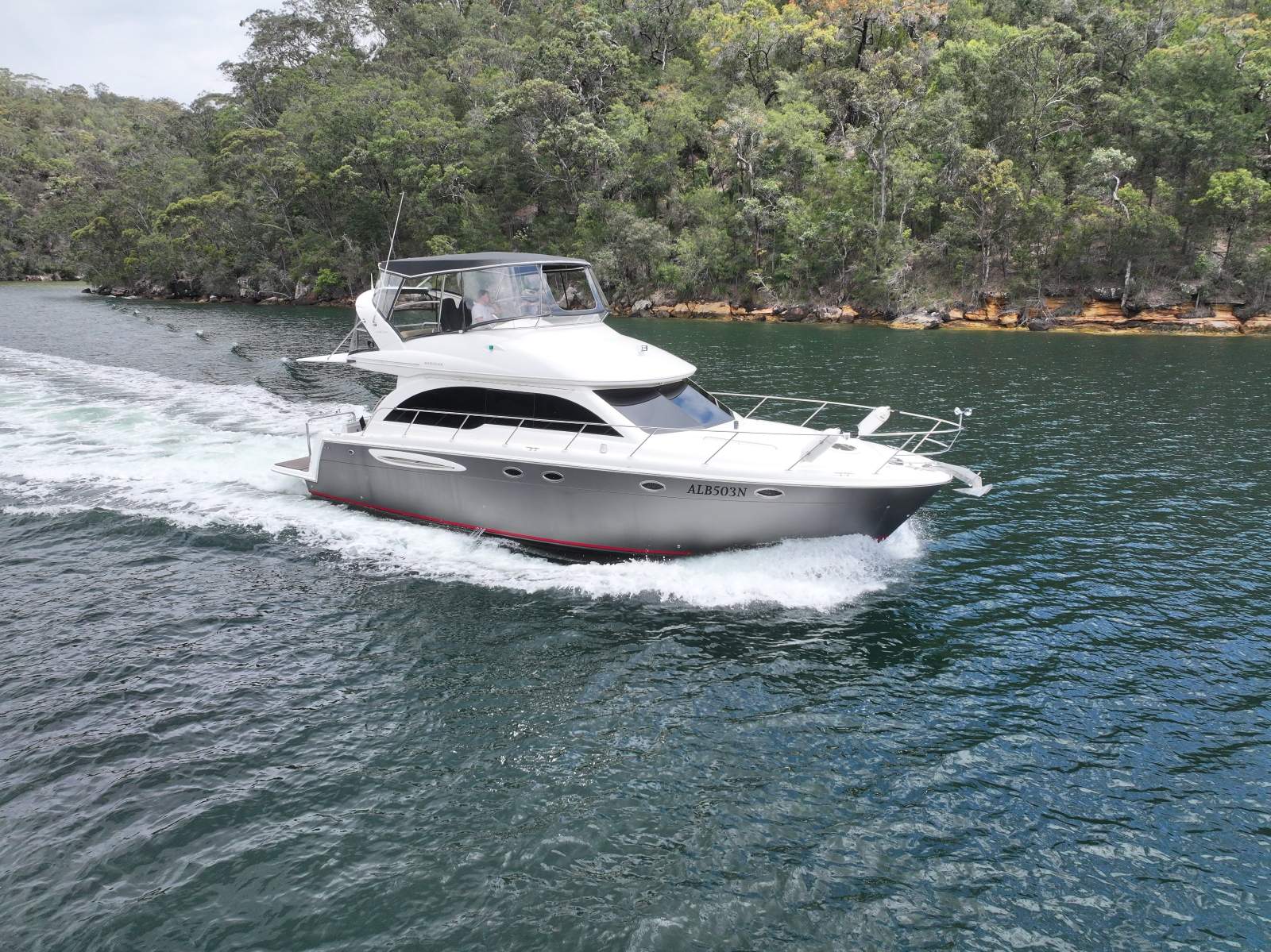 Meridian 411 Flybridge