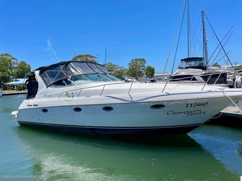 Cruisers Yachts 3375 Express