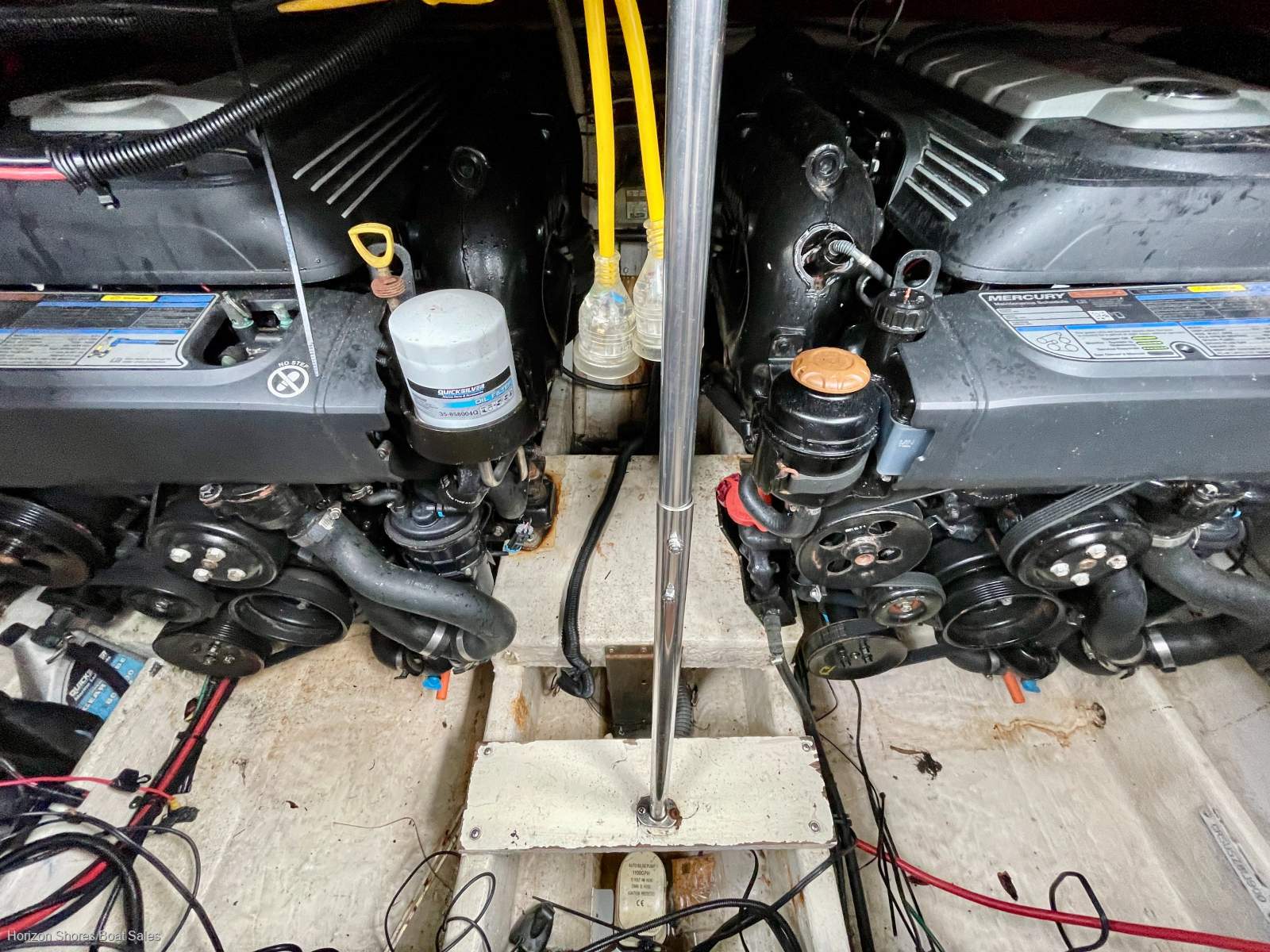 Cruisers Yachts 3375 Express