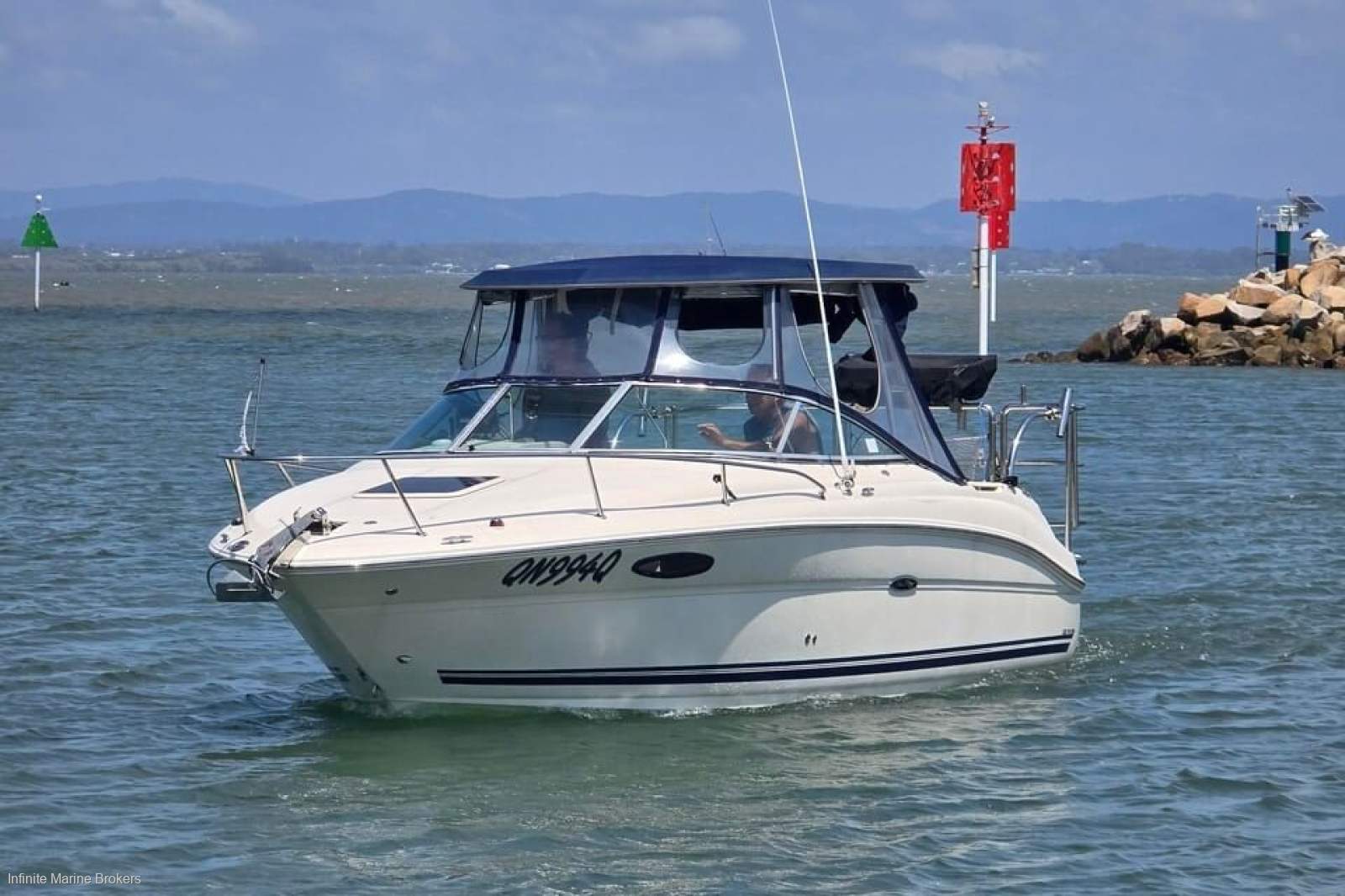 Sea Ray 215 Weekender