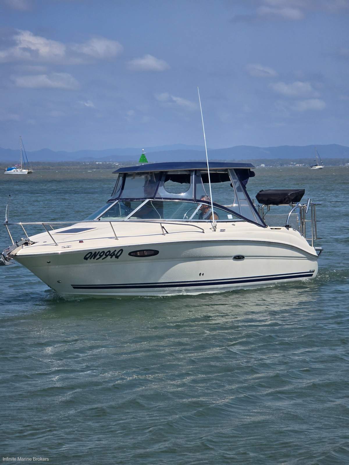 Sea Ray 215 Weekender