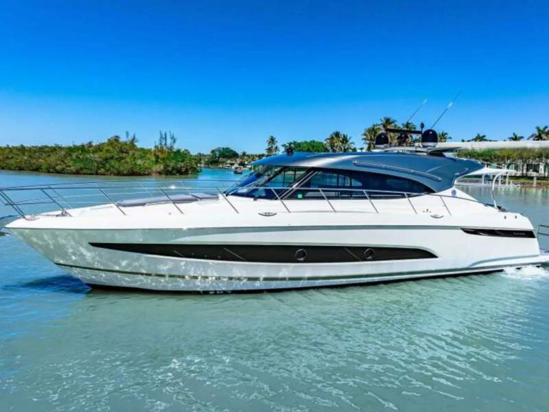 Riviera 5400 Sport Yacht Platinum Edition