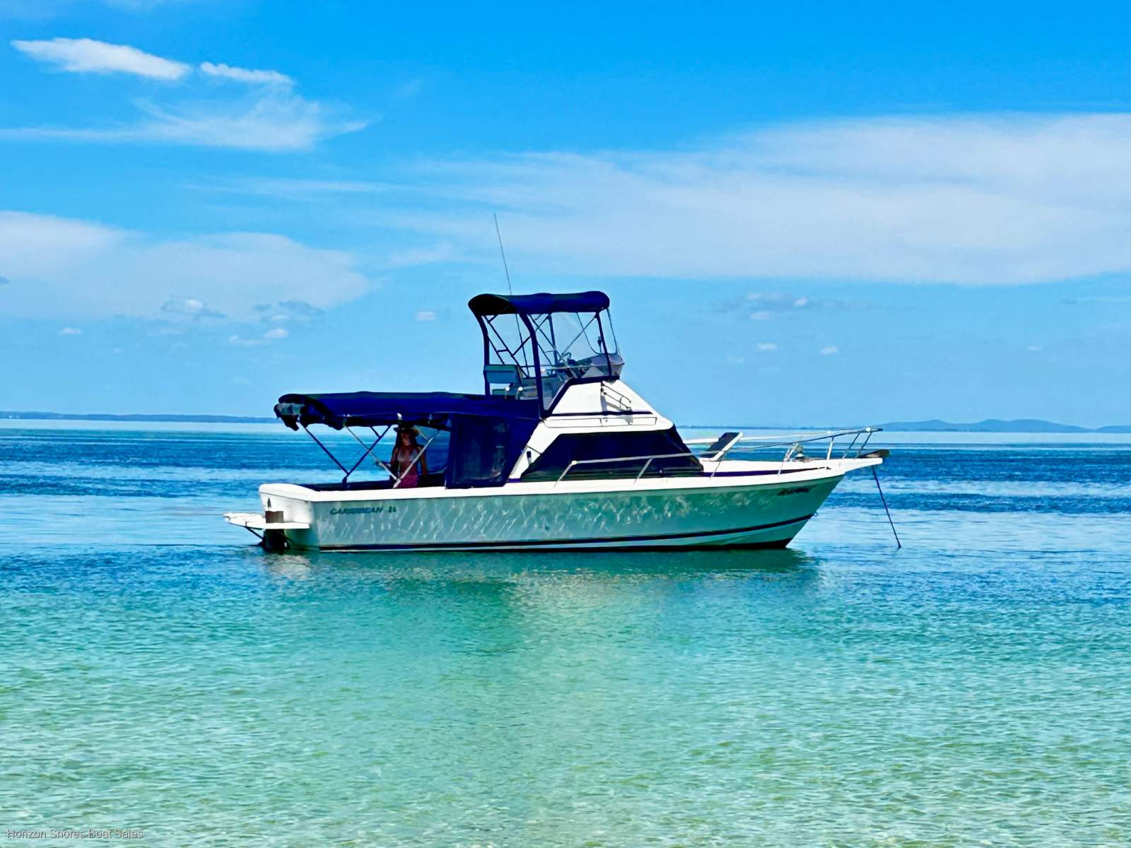 Caribbean 26 Flybridge Cruiser