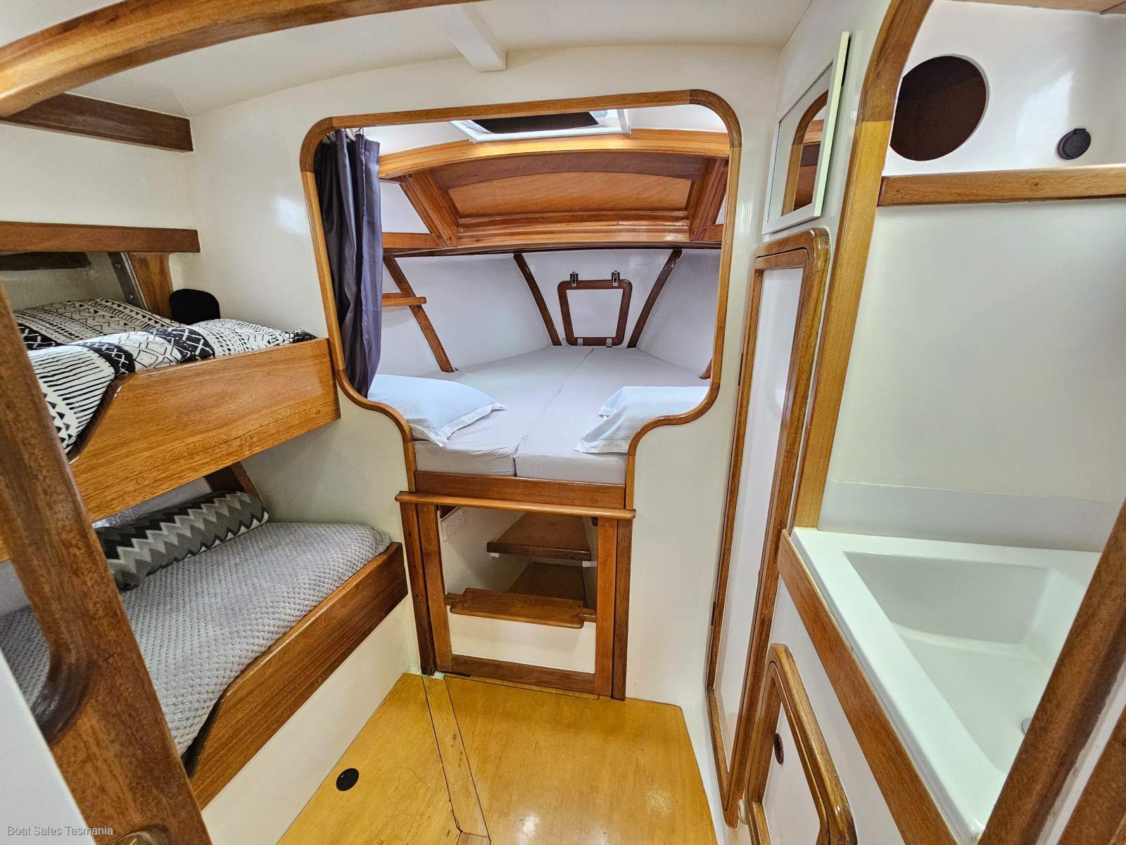 Kaufman 36 Motor Sailer Drift