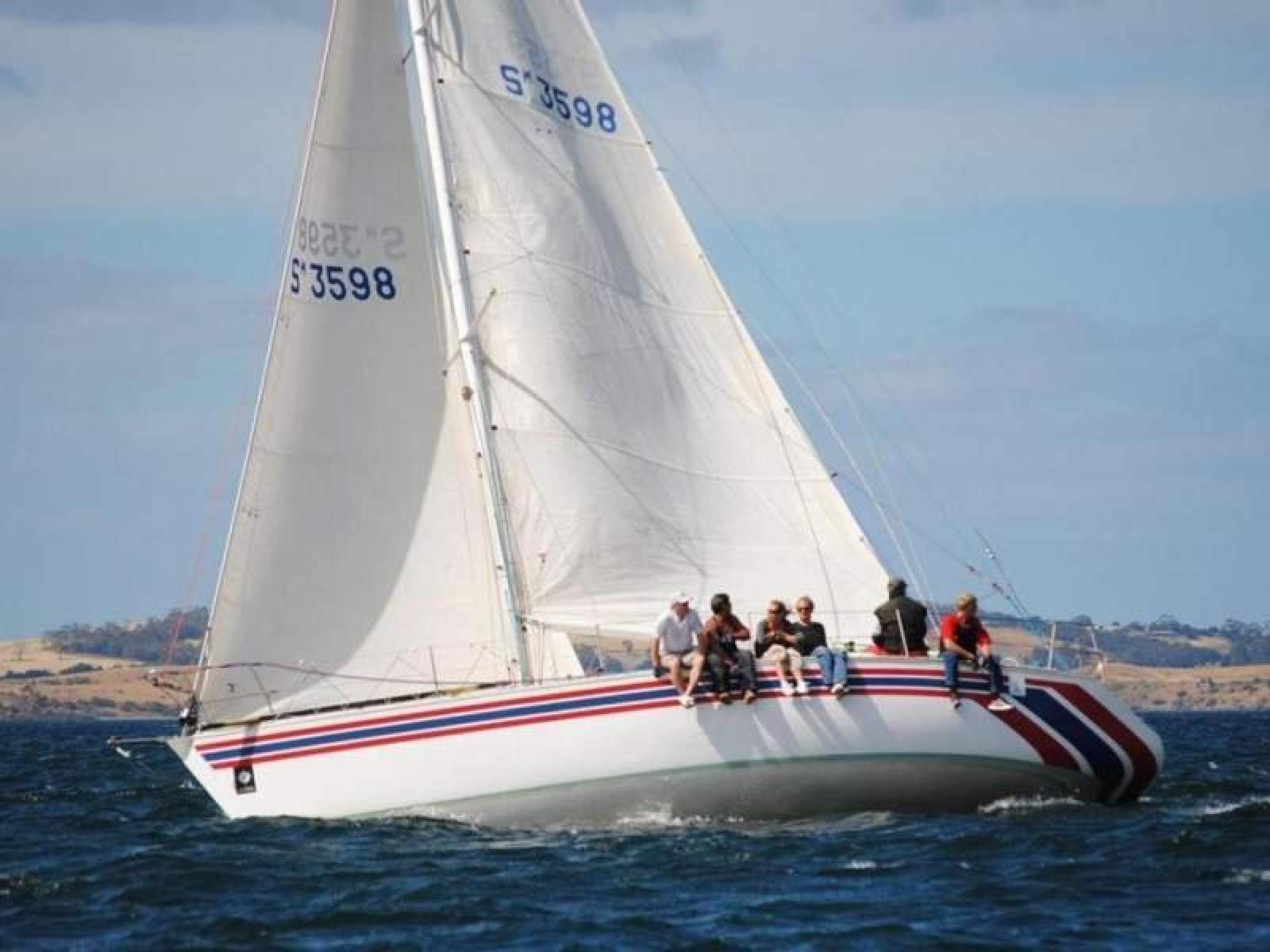 Farr 1104 RUMBEAT – Competitive Racing Yacht