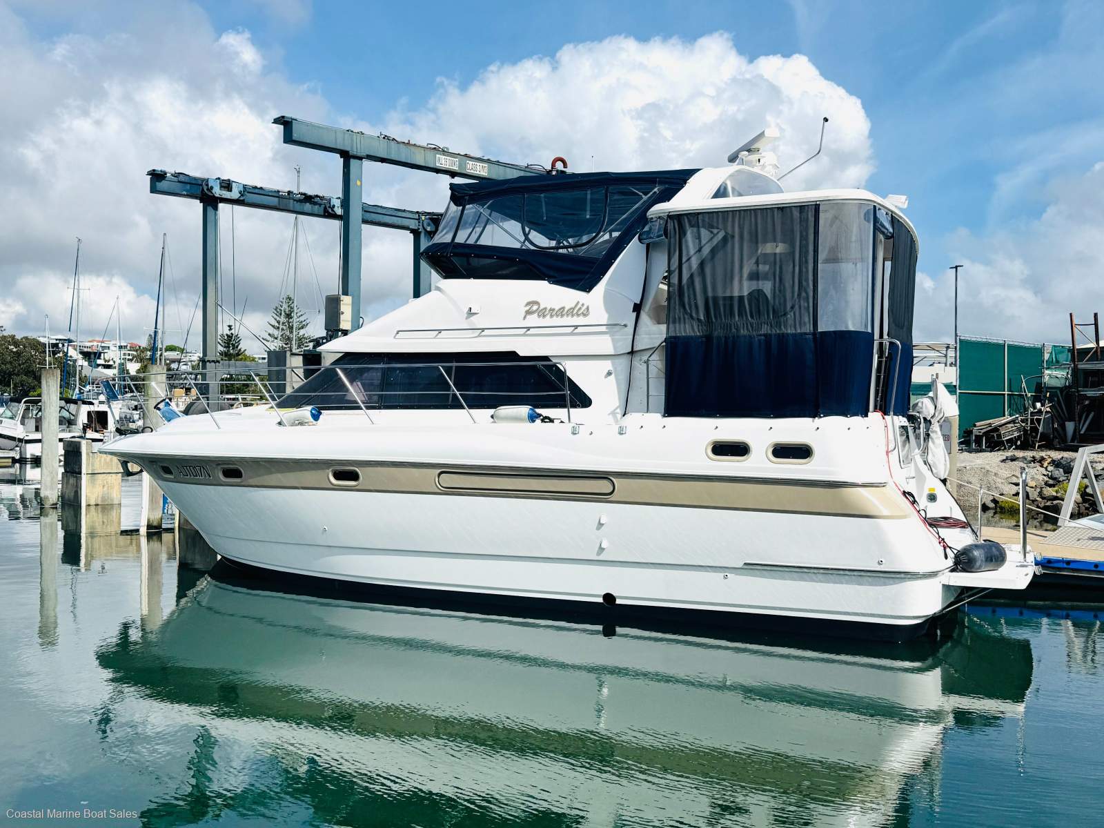 Cruisers Yachts 38 aft cabin