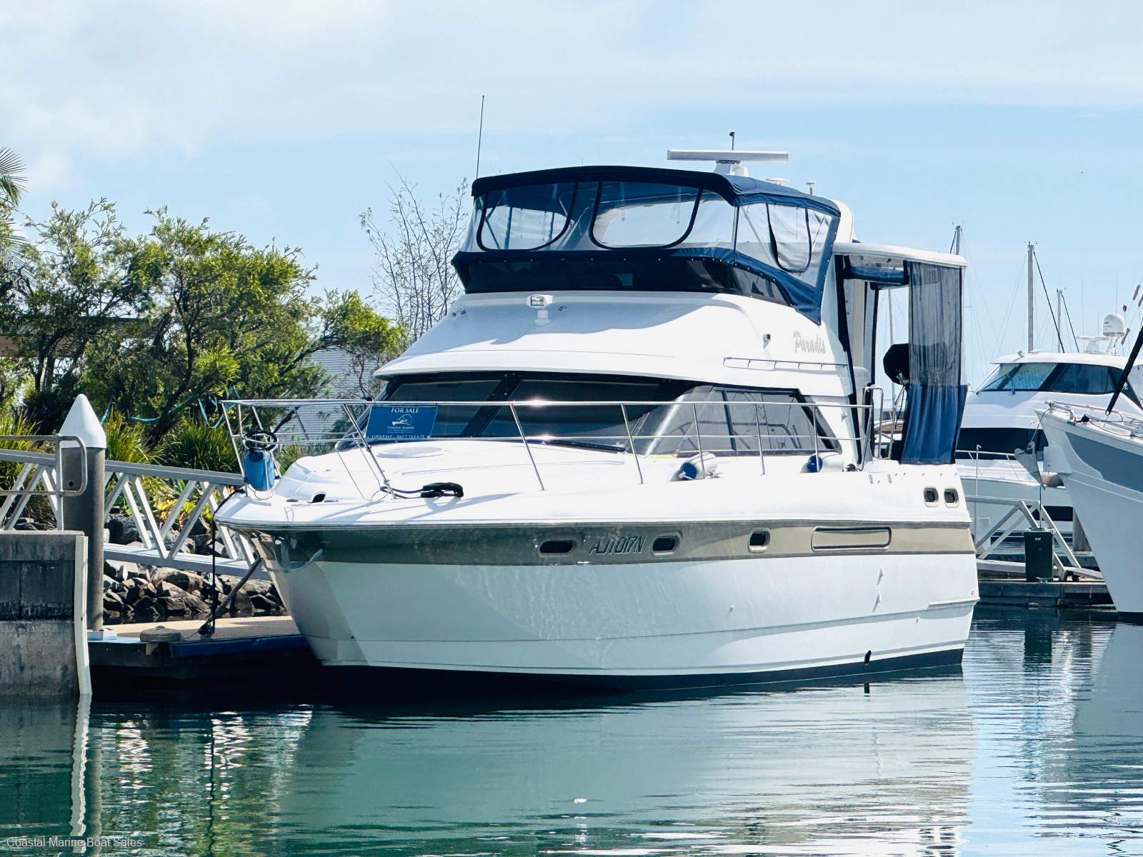 Cruisers Yachts 38 aft cabin