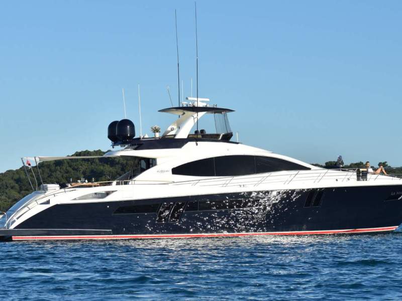 Lazzara Yachts Sport Yacht LSX-78 Charter Yacht & Business