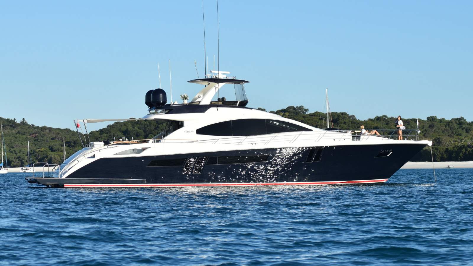 Lazzara Yachts Sport Yacht LSX-78 Charter Yacht & Business