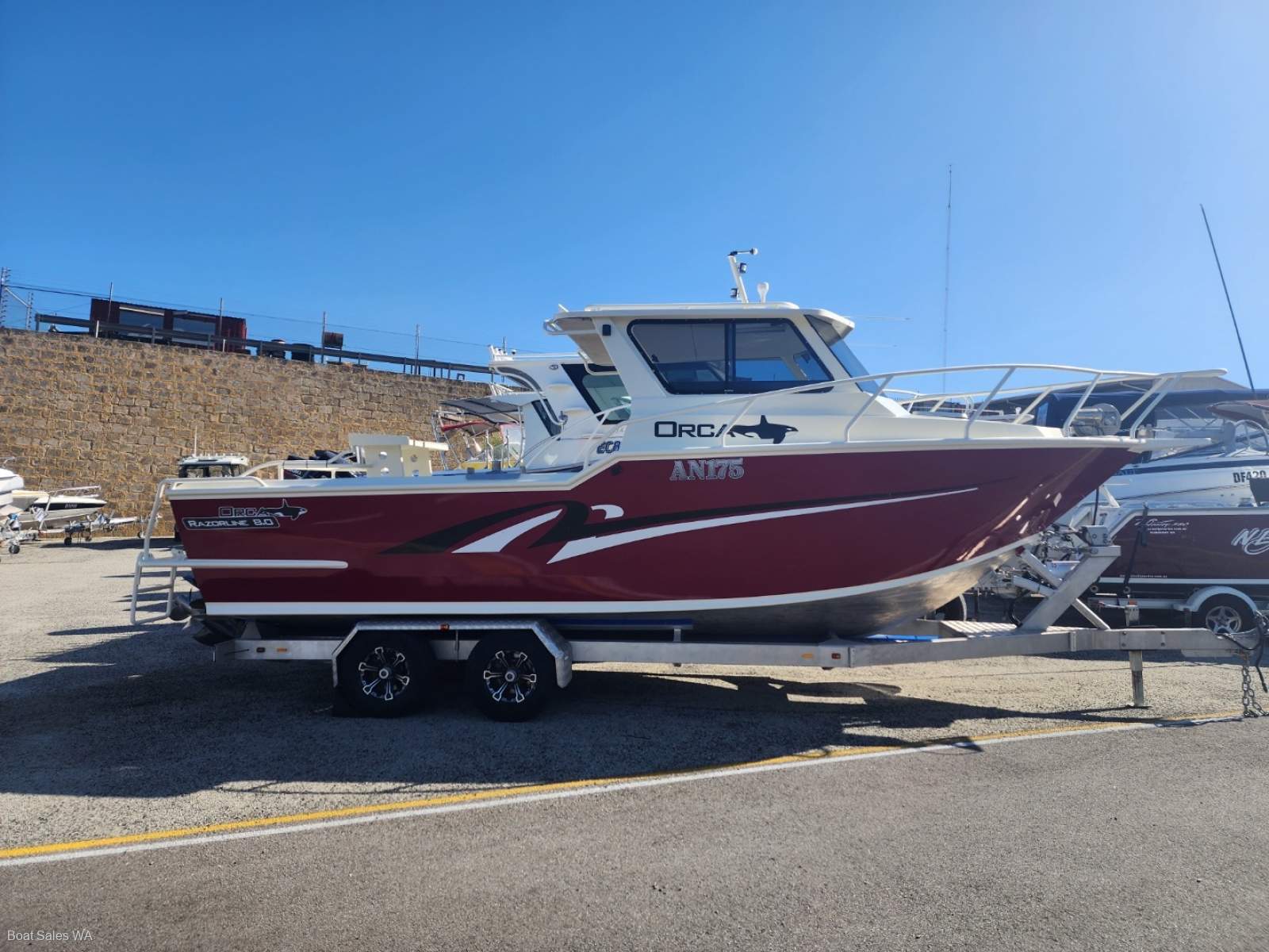 Razerline 8.0 Hardtop LIKE A NEW VESSEL WITH A VERY LOW 112 HOUR 6.2LMPI