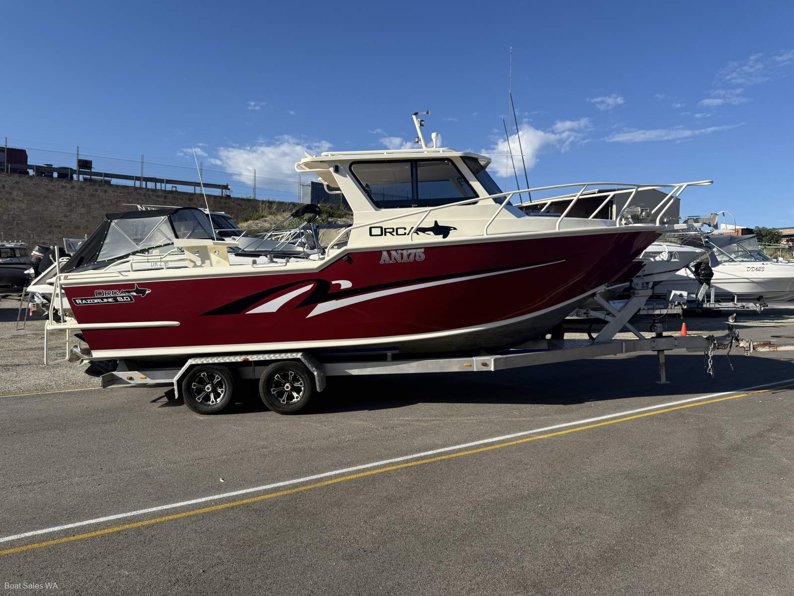 Razerline 8.0 Hardtop LIKE A NEW VESSEL WITH A VERY LOW 112 HOUR 6.2LMPI