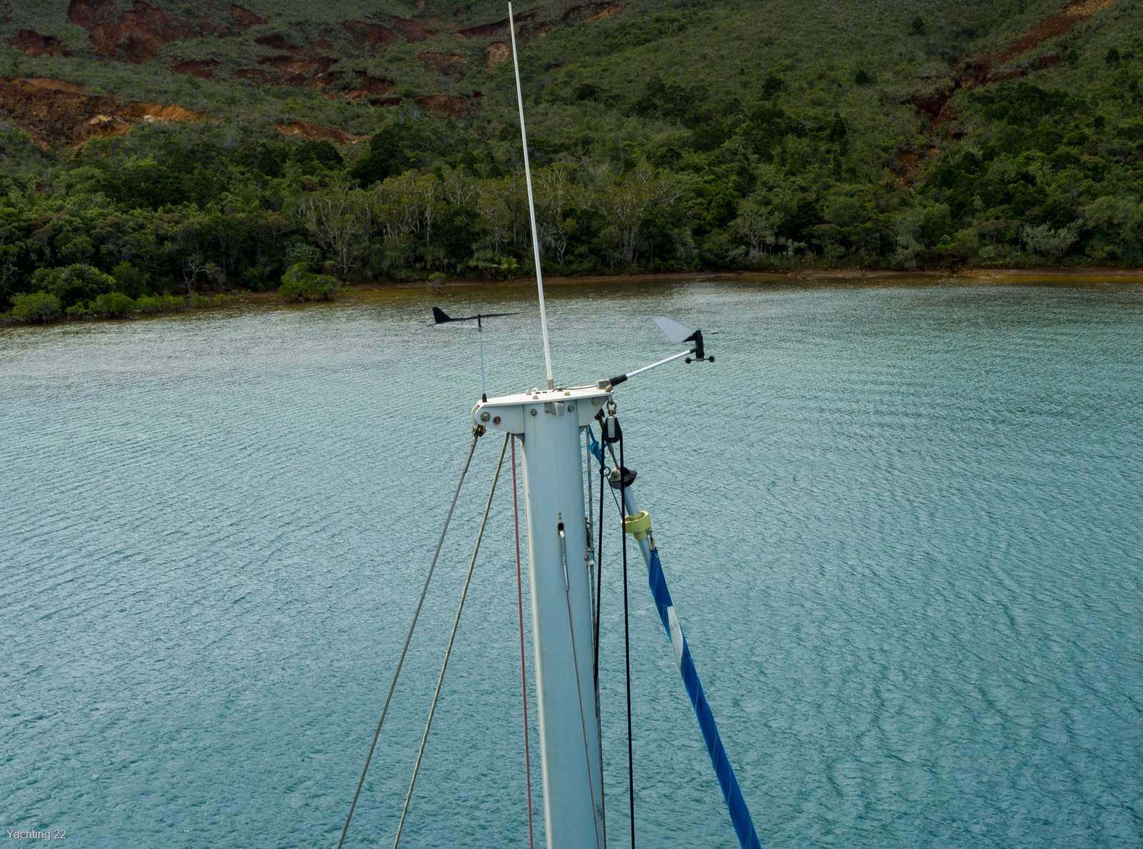 Moody 422CC Central cockpit well equipped for cruising