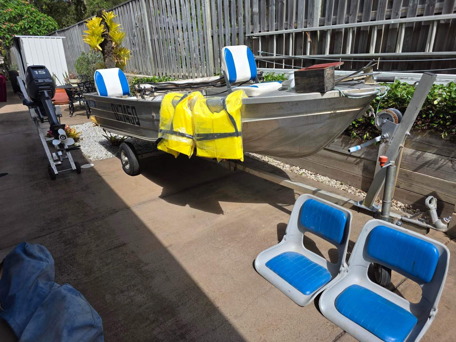 Stessl 3.7 Edgetracker Car Topper Package includes boat, trailer, loader:Accessories