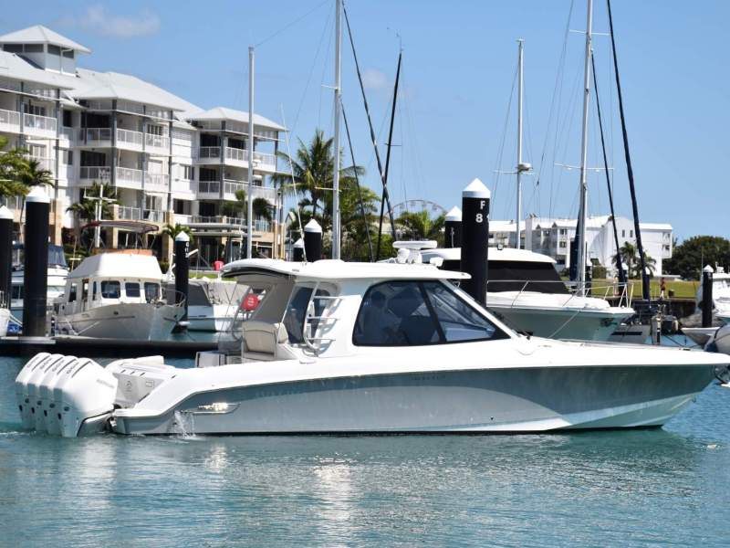 Boston Whaler 380 Realm