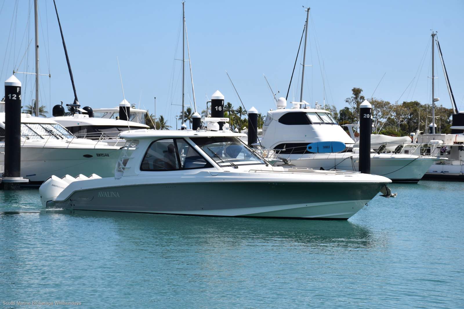 Boston Whaler 380 Realm