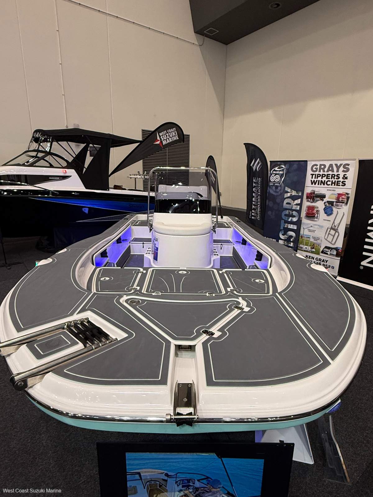 New Stejcraft 570 Krakin Bay Bow rider BMT package as new (enquire as to specs)