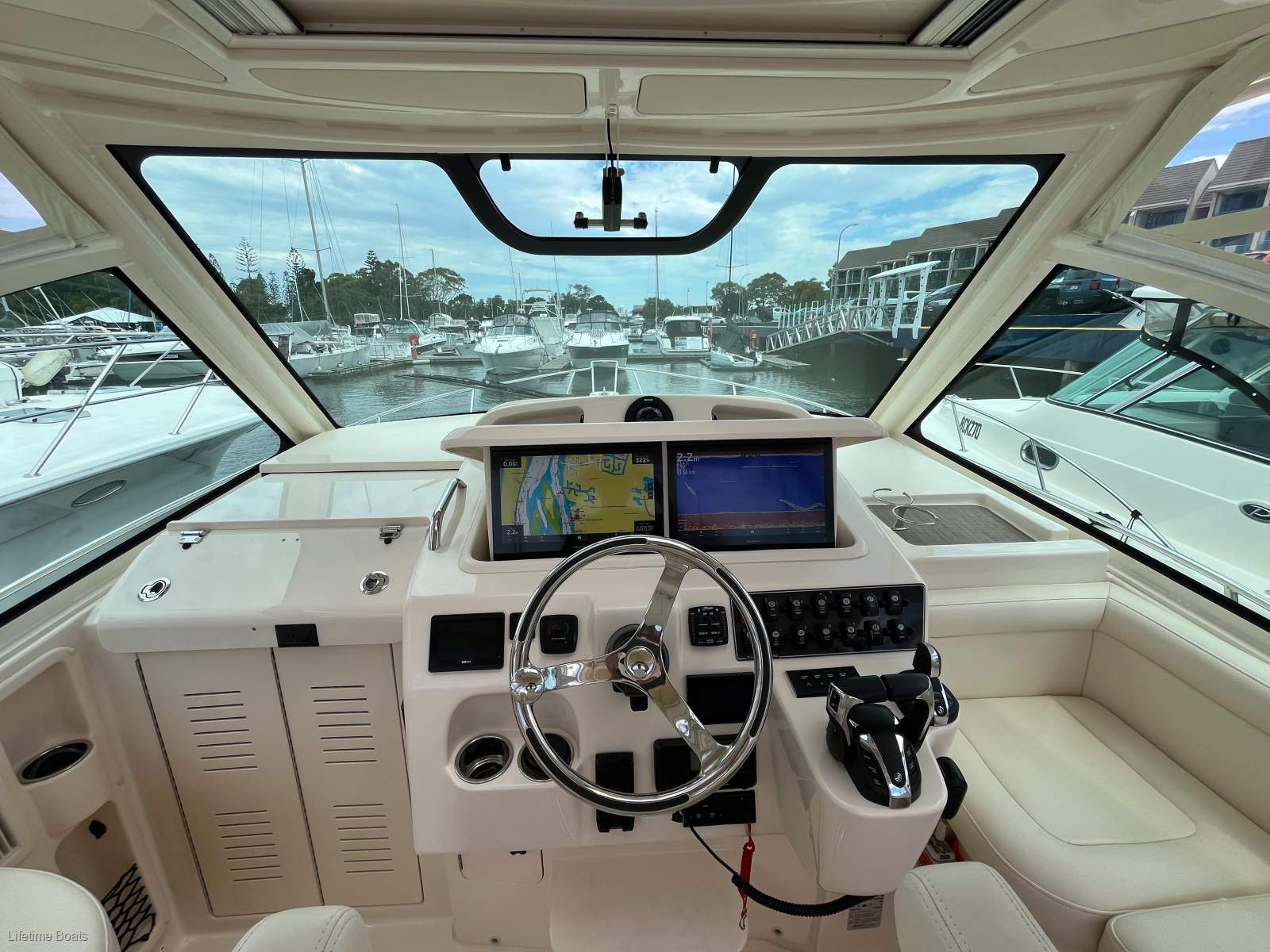 Grady-White Express 330 - 2023MY