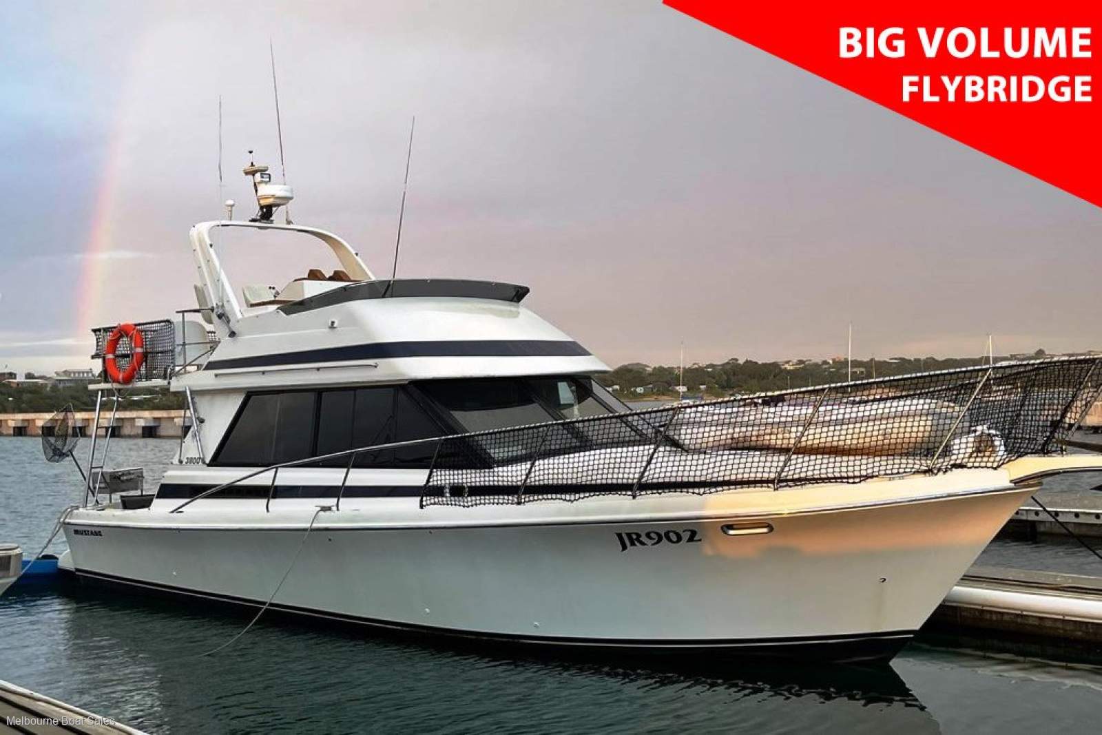 Mustang 3800 Flybridge Cruiser - BIG VOLUME FLYBRIDGE