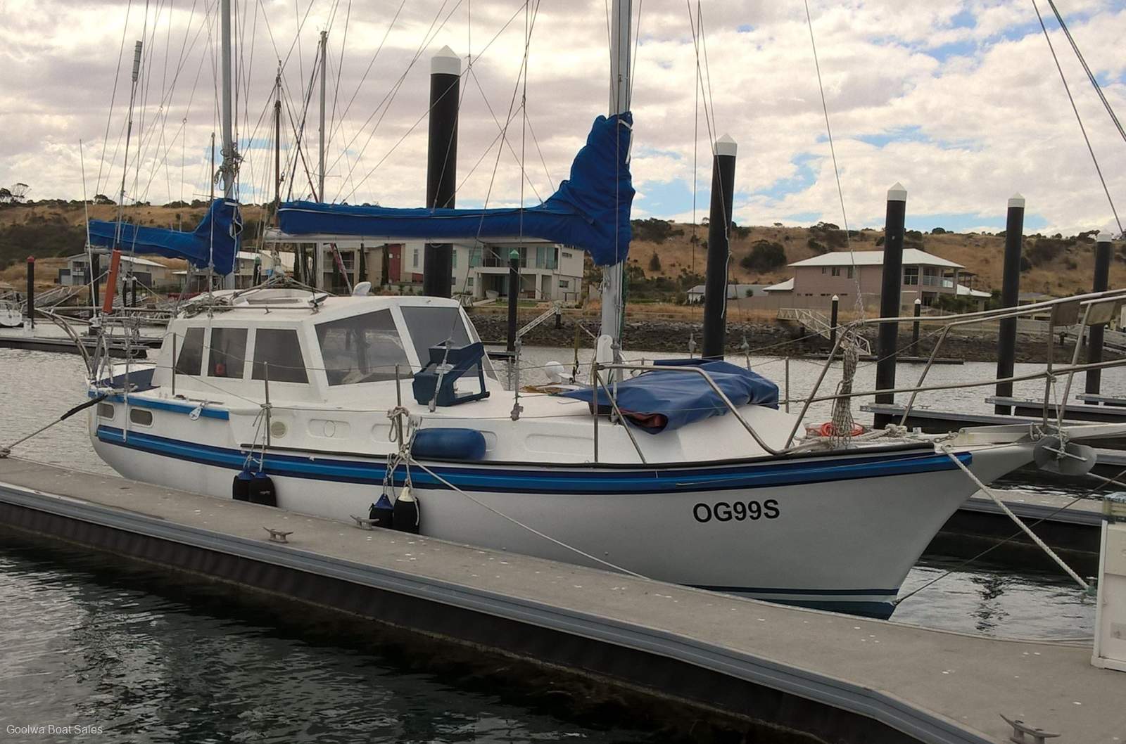 Roberts 30 Pilothouse