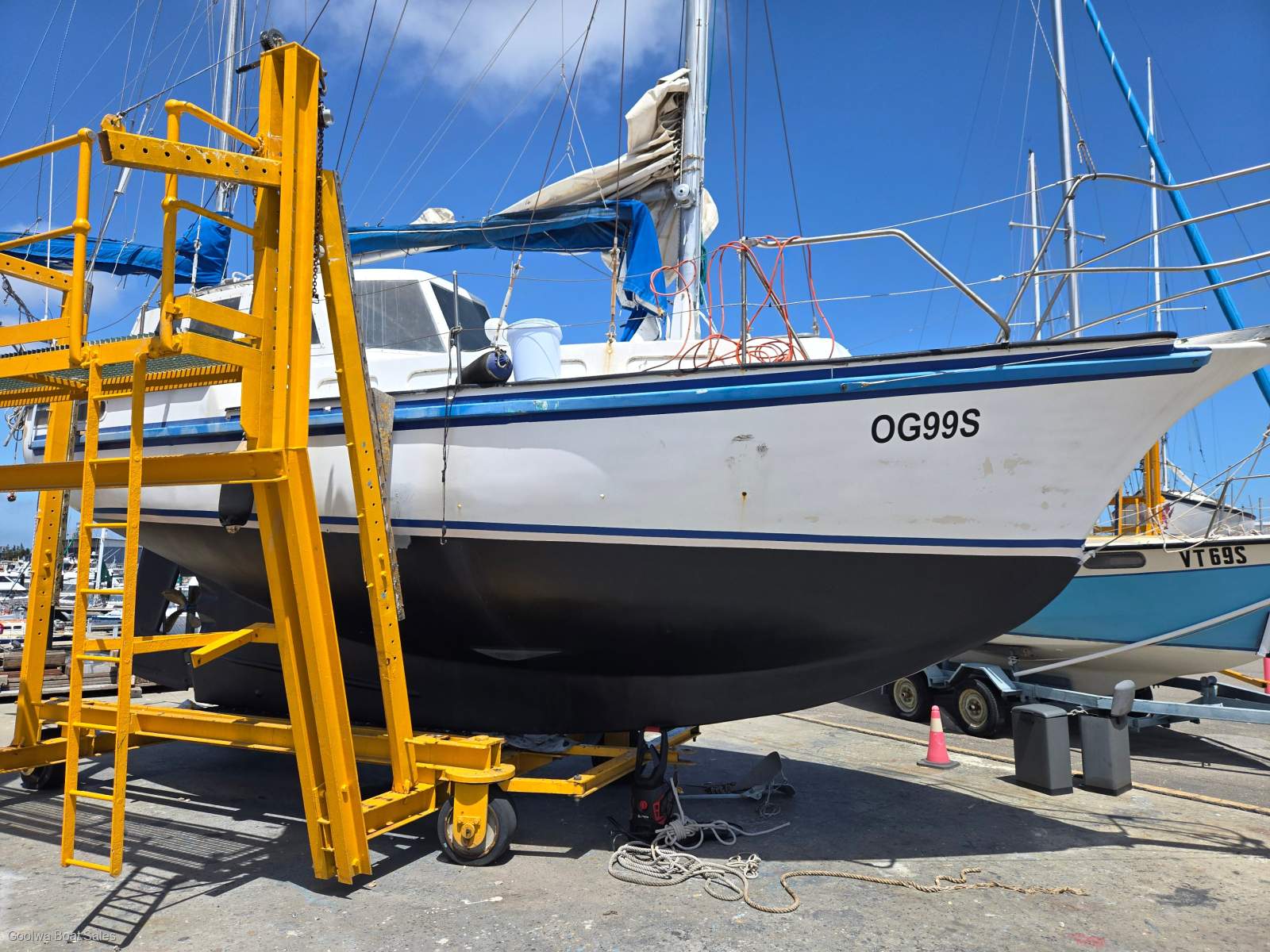 Roberts 30 Pilothouse
