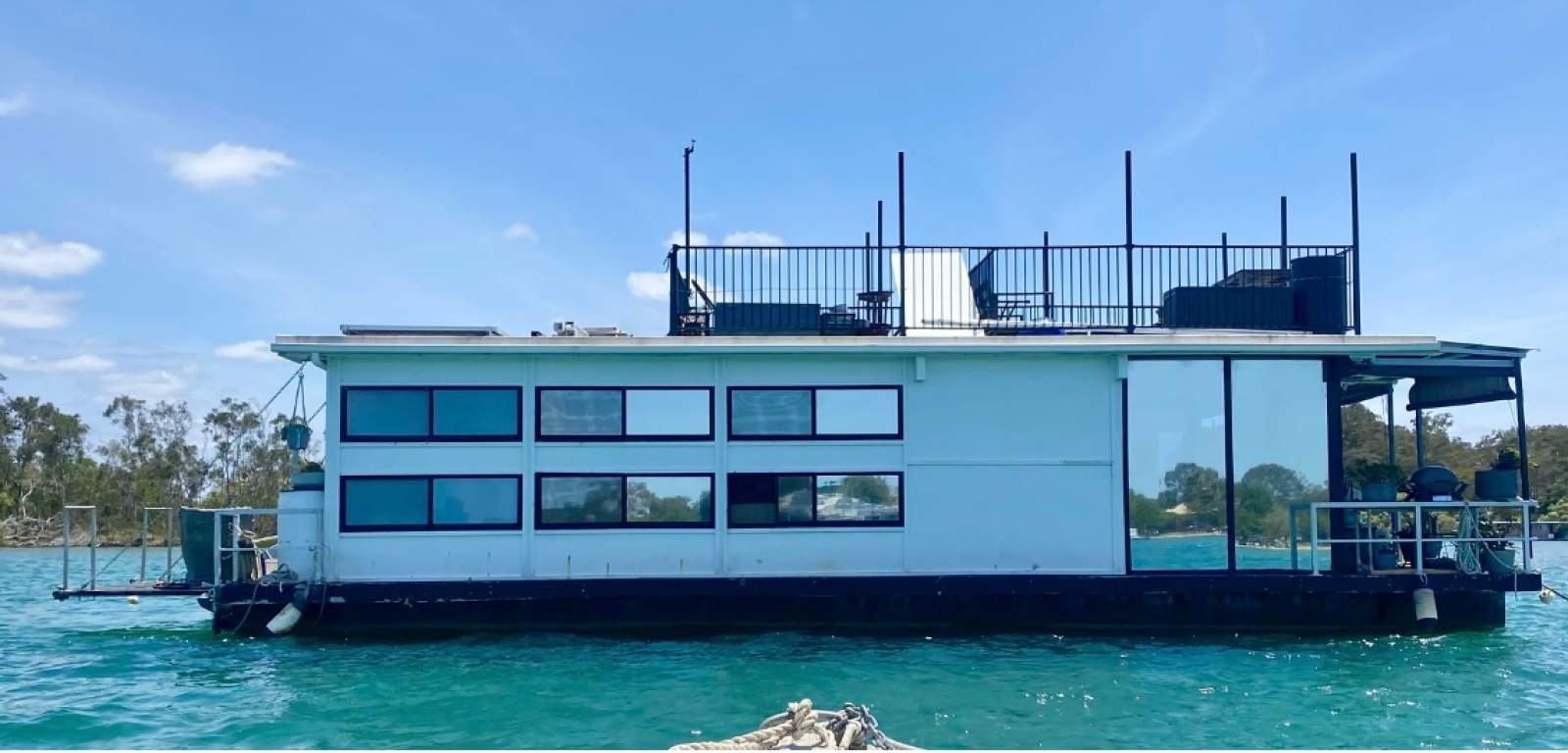 Custom:Reflective tints