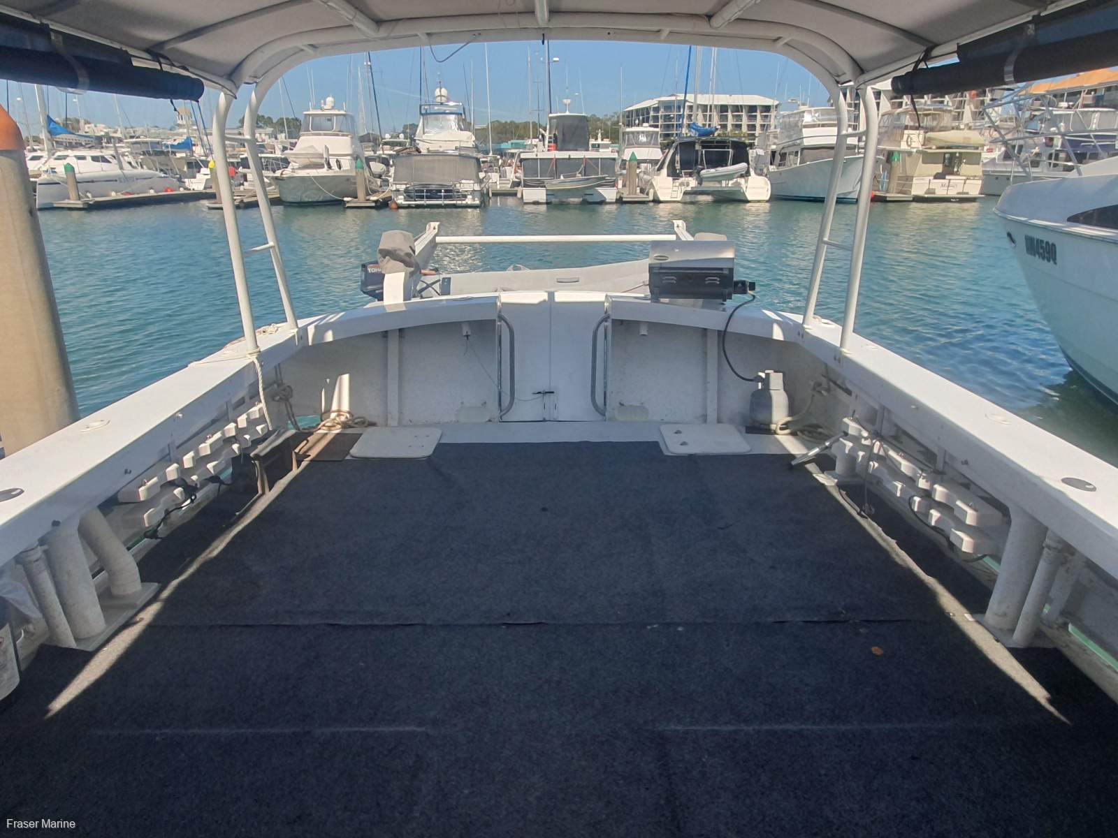 Striker Flybridge 37