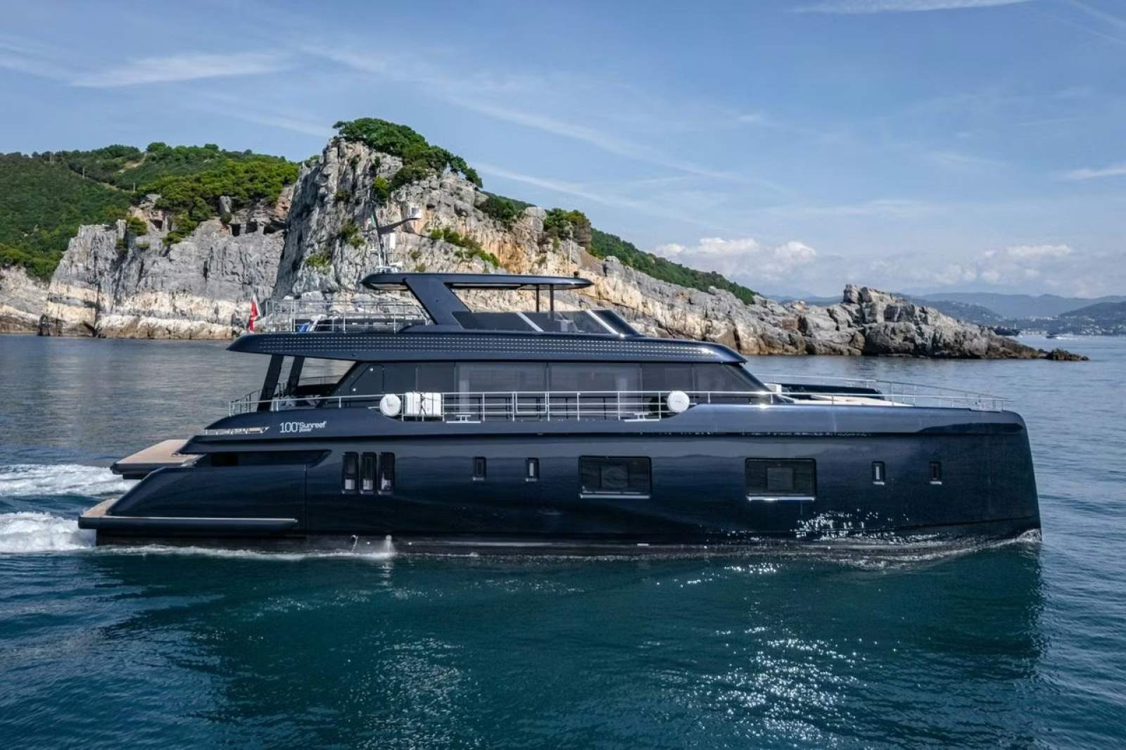 Sunreef Yachts 100 Power - Exceptional as new condition