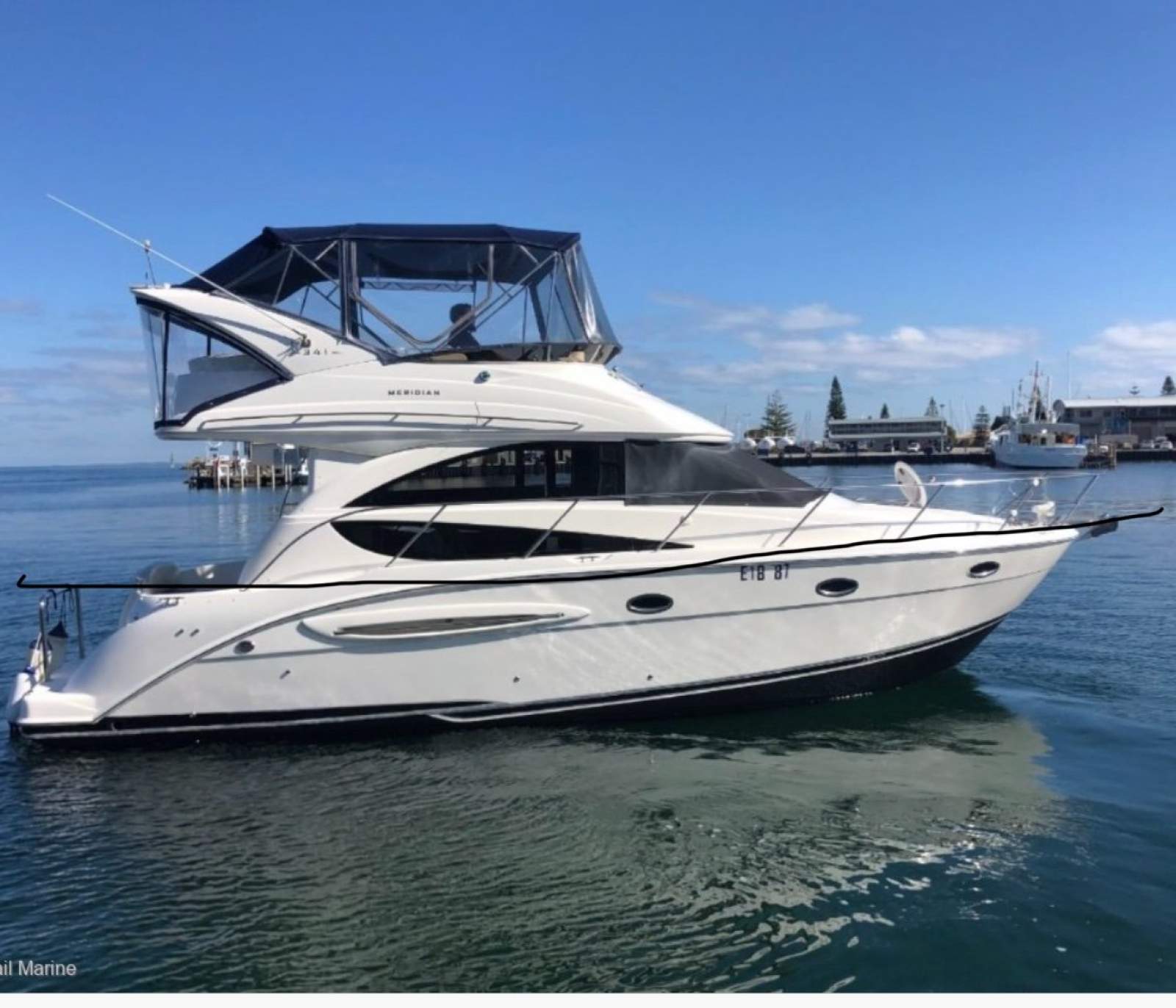 Meridian 341 Sedan Flybridge - Shaft Driven - Turn-Key & Summer Ready