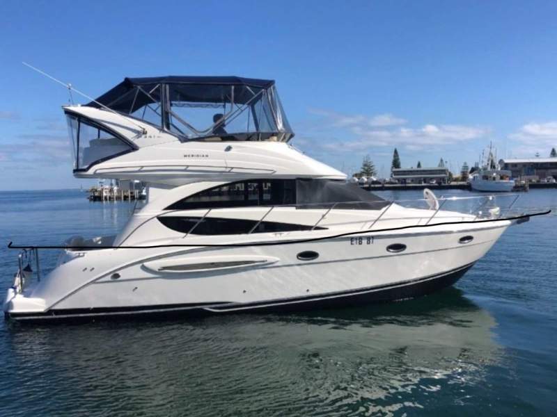 Meridian 341 Sedan Flybridge - Shaft Driven - Turn-Key & Summer Ready