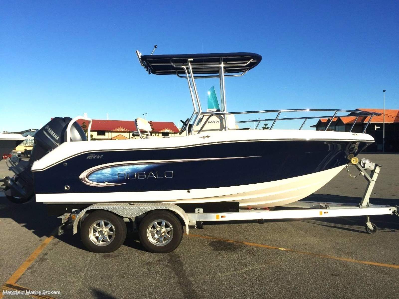 Robalo R180 Centre Console