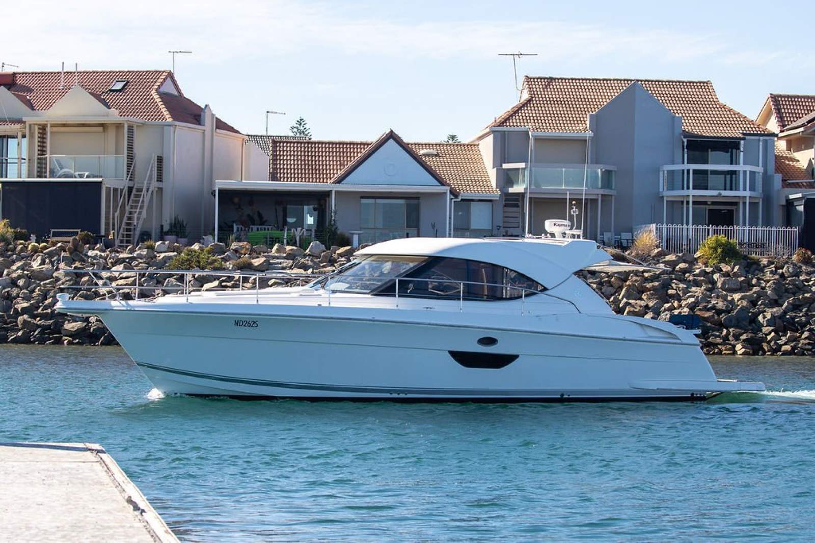 Riviera 4400 Sport Yacht