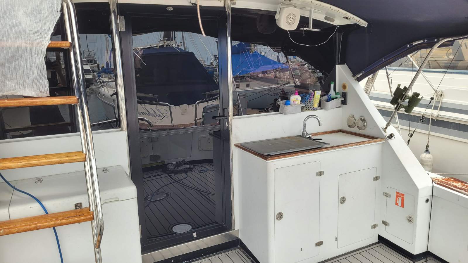 Bertram 35 Flybridge
