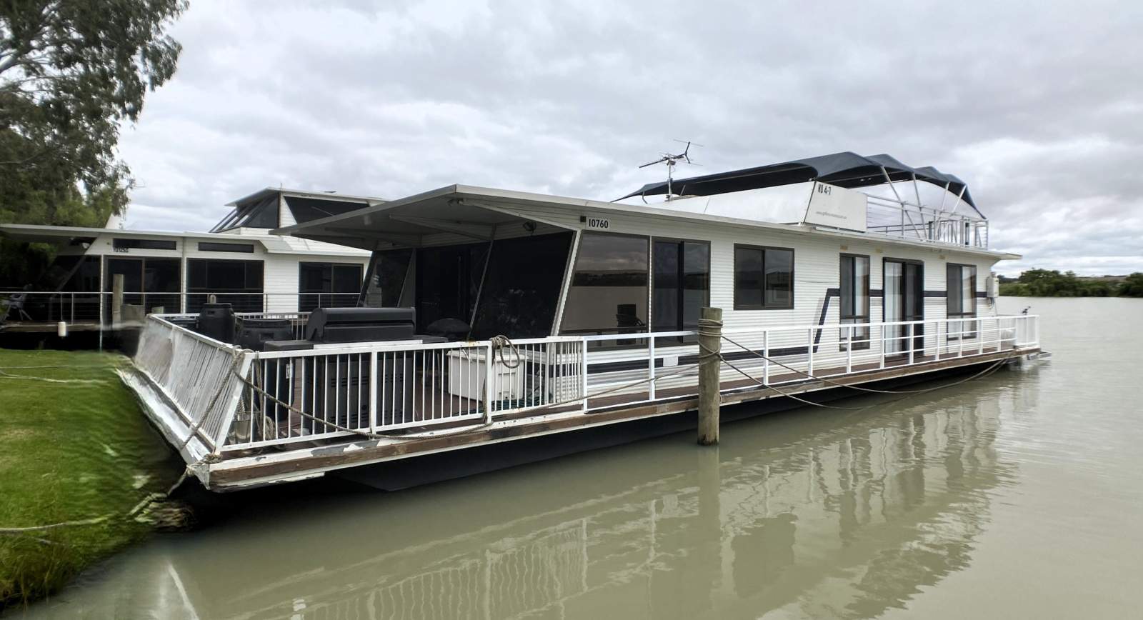 "Adventurer" Family 5 Bed, Comm survey, Houseboat.