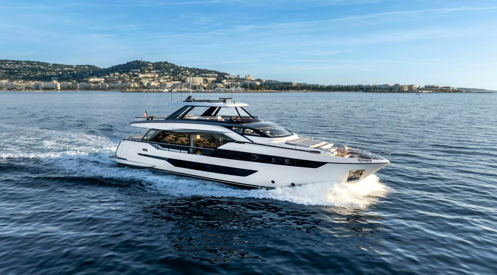 Ferretti 940