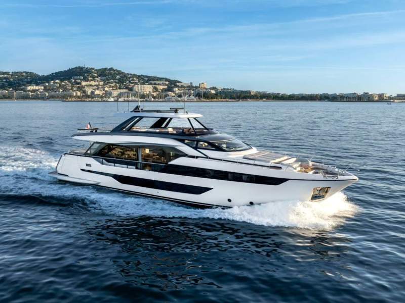 Ferretti 940