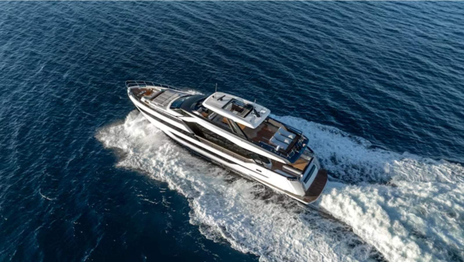 Ferretti 940