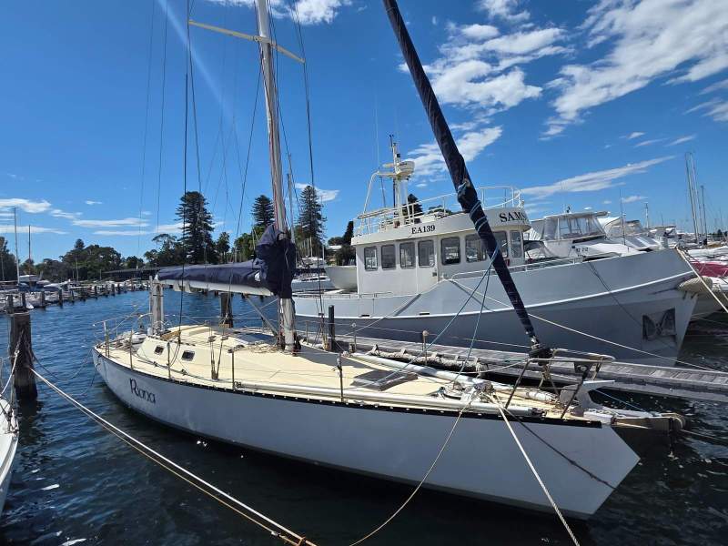 Adams 13 A Proper Cruising Yacht--Refit Where It Counts