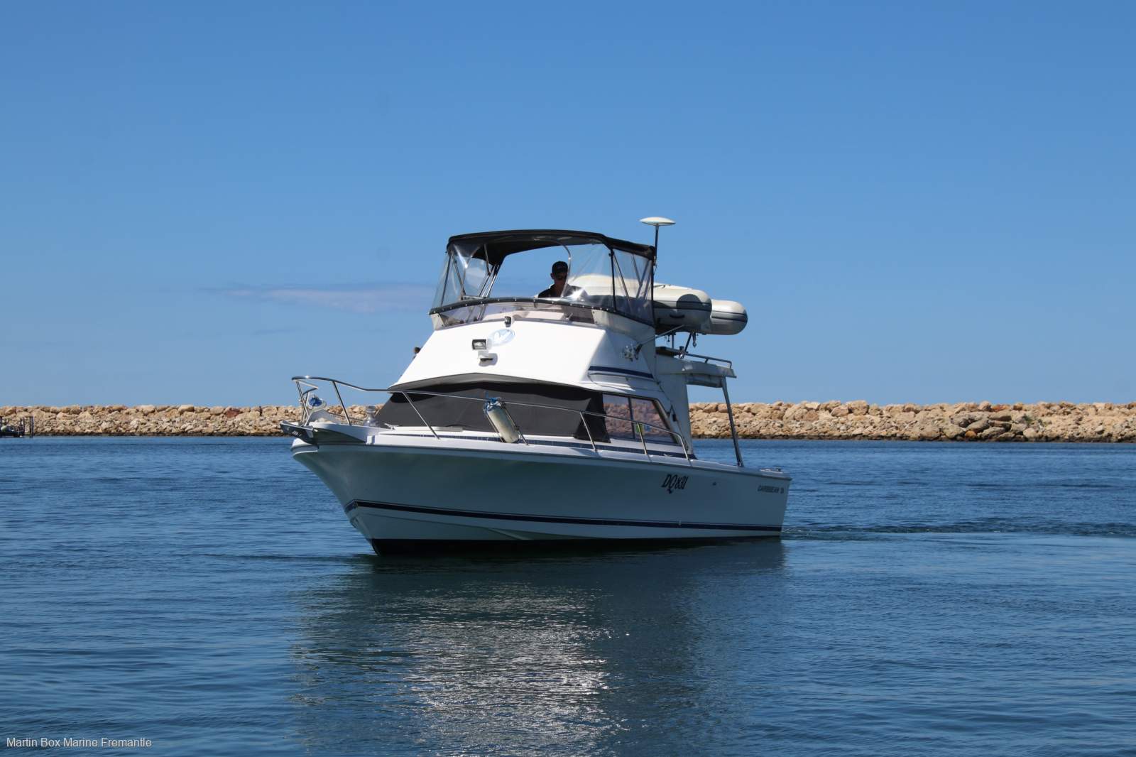 Caribbean 26 Flybridge Cruiser