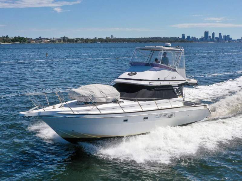 Leeder 40 Flybridge Cruiser