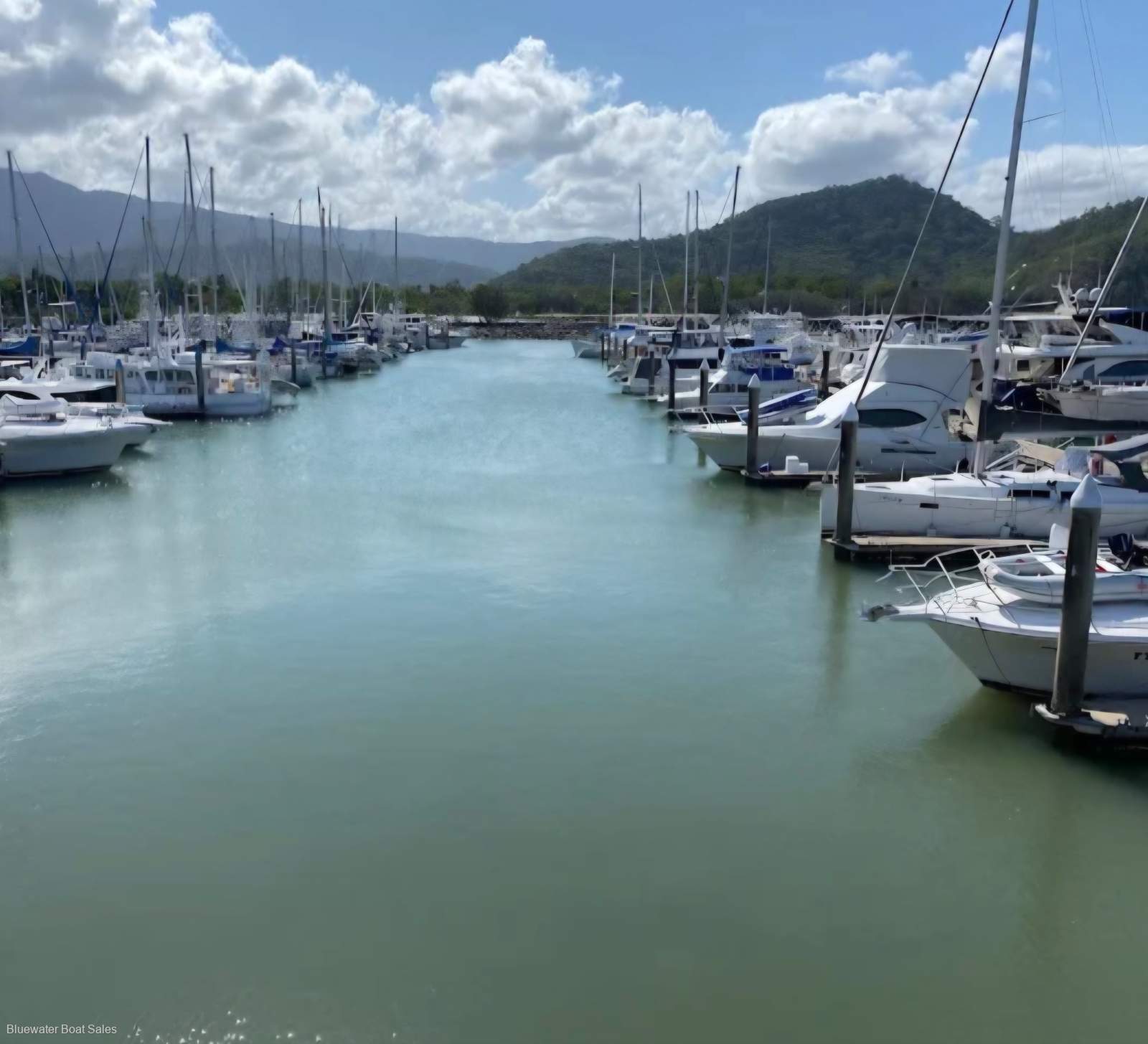 Yorkeys Knob 12M Berth Mono