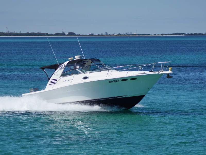 Sea Ray 33 Express Cruiser