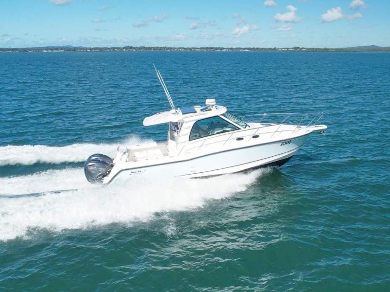 Boston Whaler 345 Conquest Full cabin