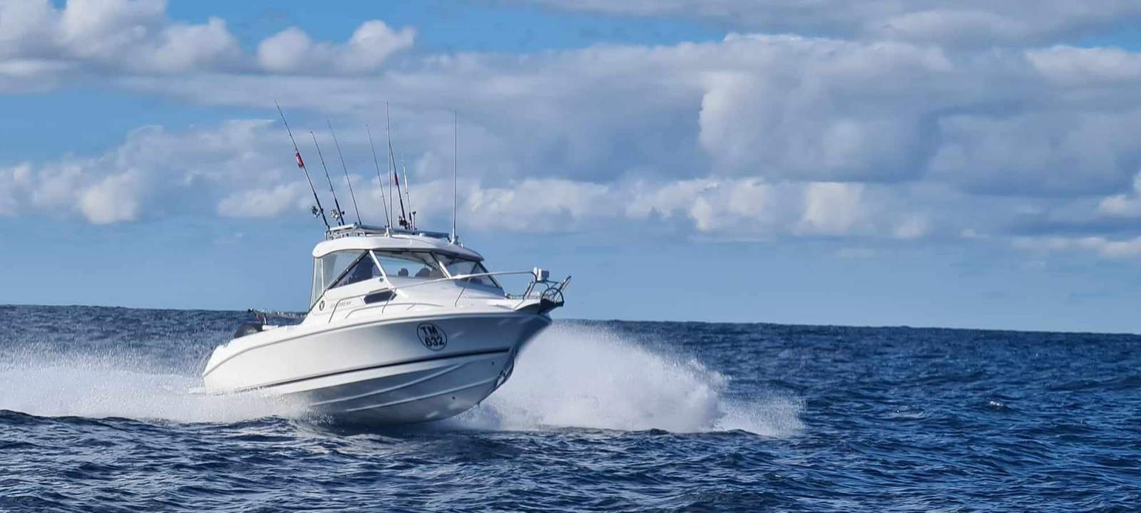 Caribbean 2300 Hardtop Runabout