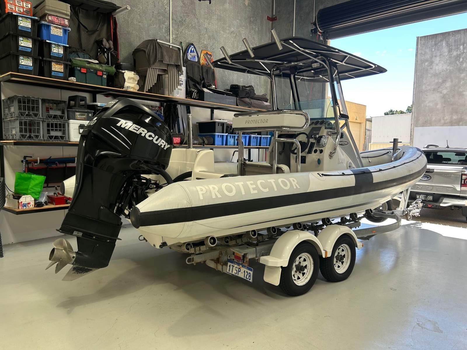 Protector 650 Centre console