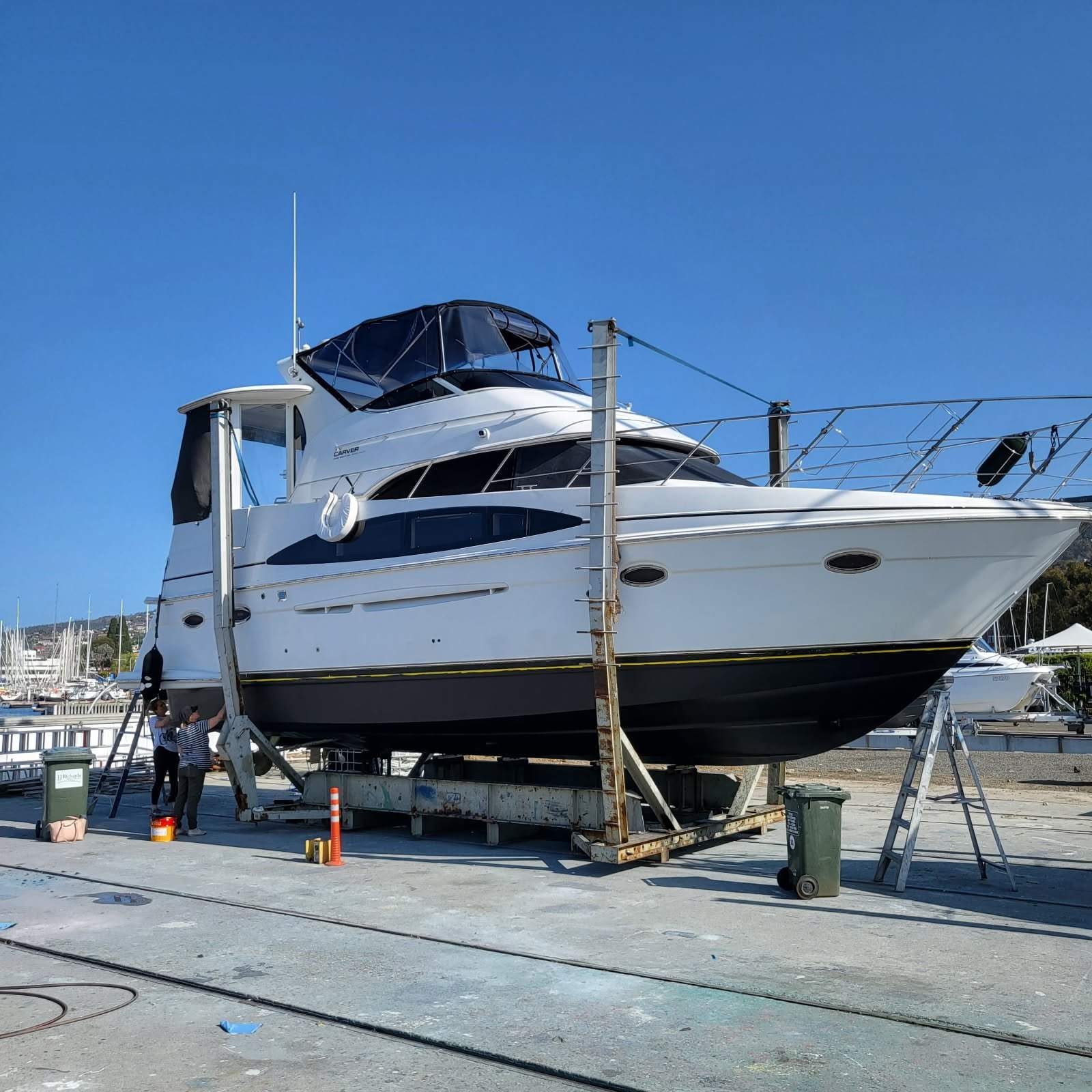 Carver 396 Aft Cabin