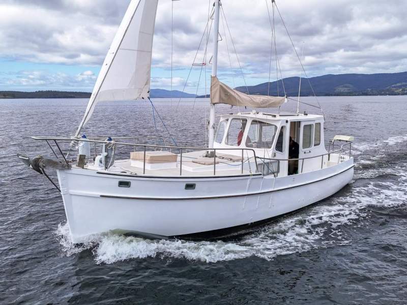 SUPERB HUON PINE MOTORSAILOR, FULLY UPGRADED!