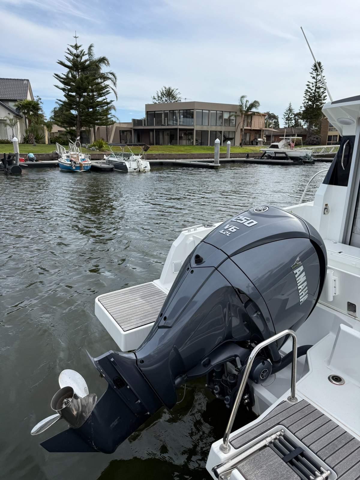 Jeanneau Merry Fisher 795 Series 2 - 2025 Model | Premium Condition | High-Spec Build:Jeanneau Merry Fisher 795 Series 2 with Yamaha 250hp V6 Motor