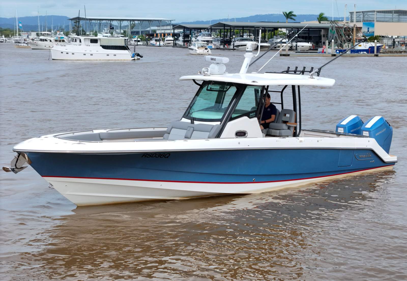 Boston Whaler 360 Outrage Centre Console