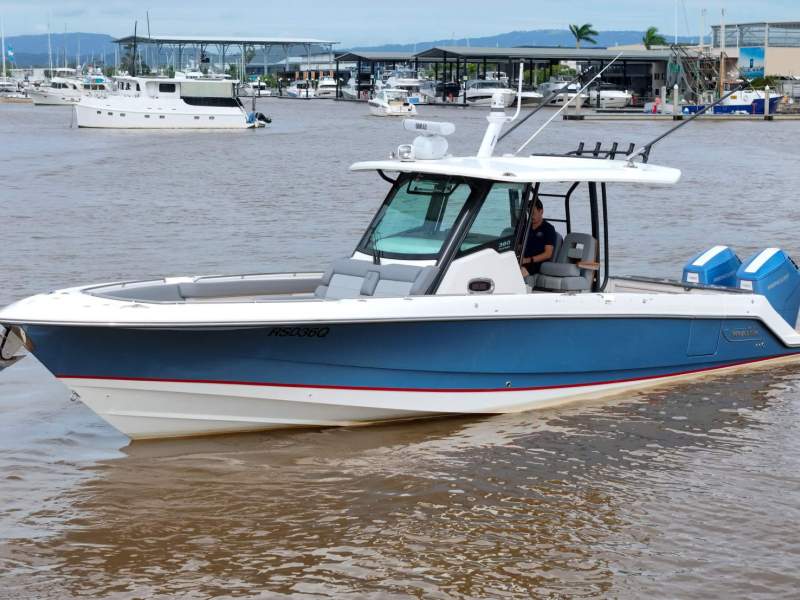 Boston Whaler 360 Outrage Centre Console