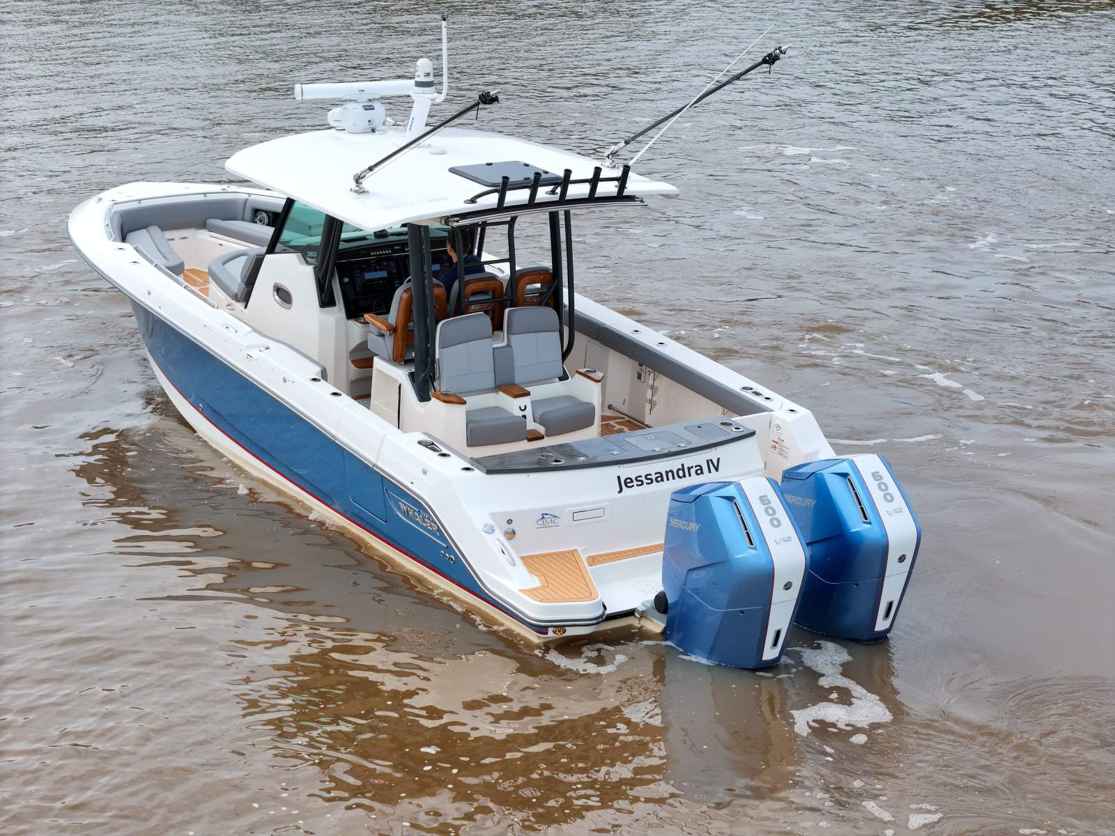 Boston Whaler 360 Outrage Centre Console
